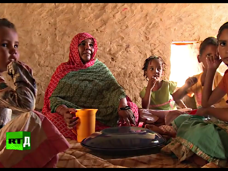 В бедных семьях Мавритании чаще звучат речи, что полные женщины слишком дорогие, они много едят, а это лишние траты
