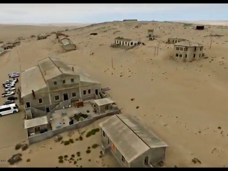 Заброшенный и захваченный песками город Колманскоп