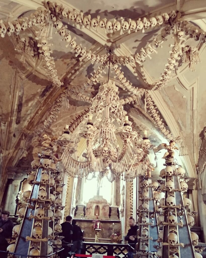 Костница церквушка в Чехии из людских костей